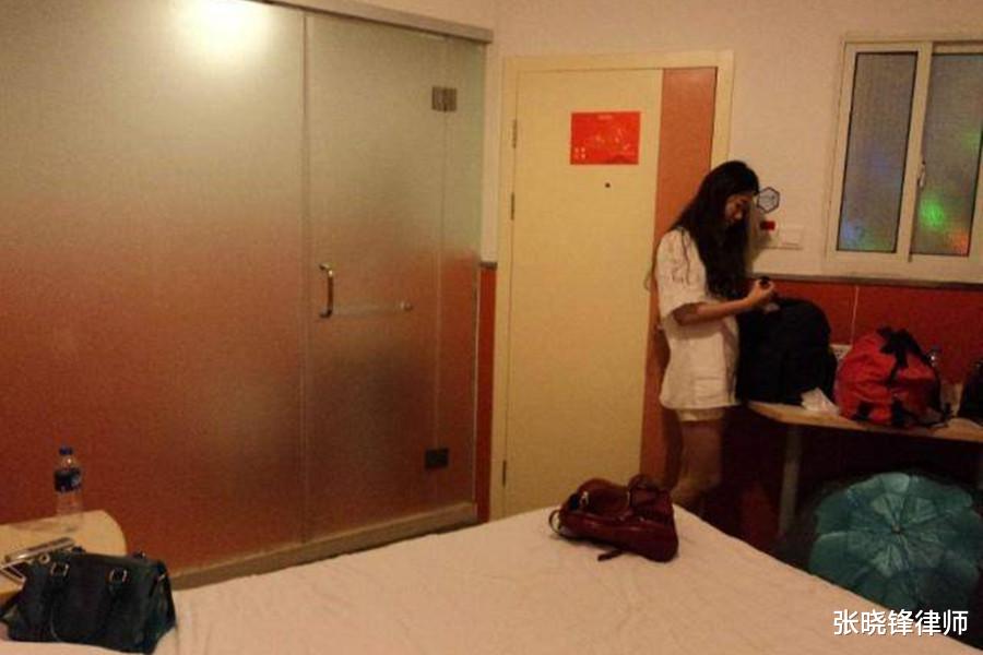 致命忘年恋:老实男教师爱上女实习生,少女不忠于爱情惨遭灭口