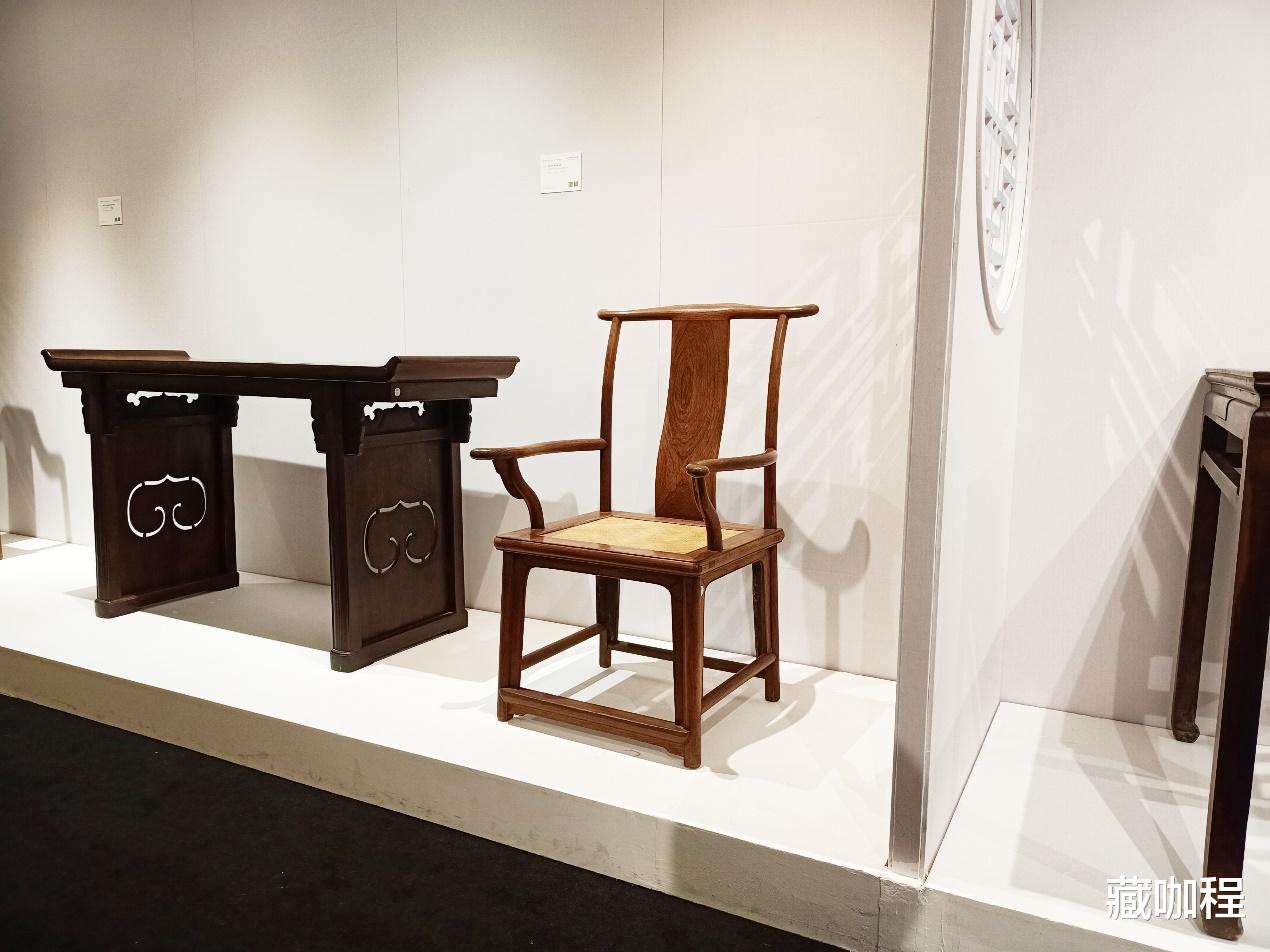 豹子号|观四出头椅雄奇威武,赏黄花梨木质炫美细腻