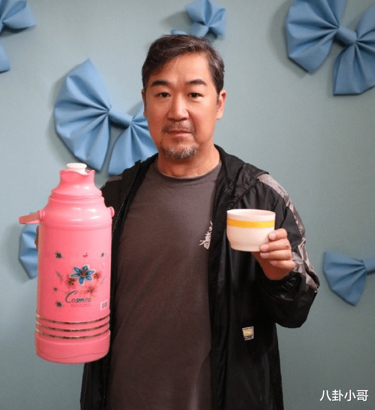 郑爽|郑爽事件牵出娱乐圈乱象，老戏骨深夜发文被骂，无奈回应：恨不起来