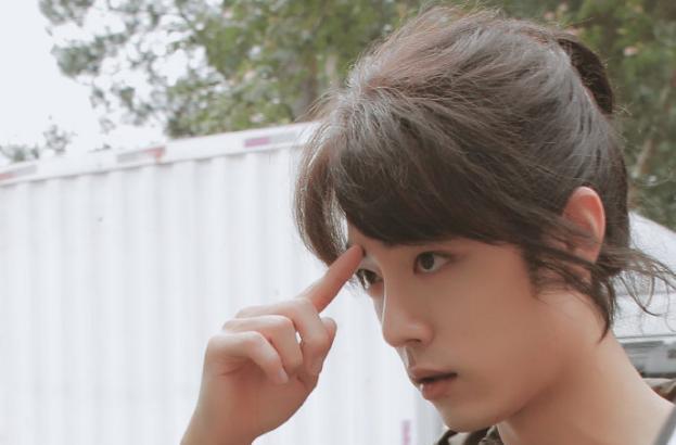 肖战|肖战真人长啥样？看清路透图下真实五官，这才是男神级人物