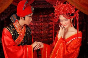 金凤说趣闻|女子看到白狐洗澡,傍晚一男子找上门,女子好心收留,惊喜来了