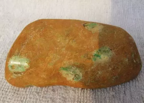 翡翠|翡翠原石的“山水”之分，也是价值的分水岭