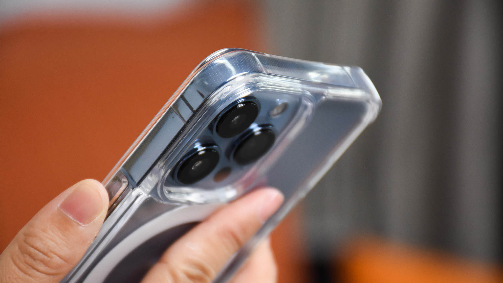 iPhone|UAG钻石系列透明保护壳:给iPhone披上刚硬的外衣