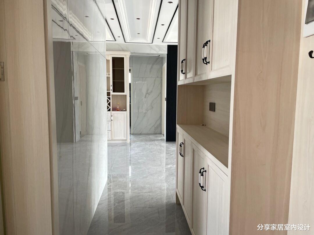90后婚房，男主自己设计，保洁做完还没家具也很漂亮，太幸福了！