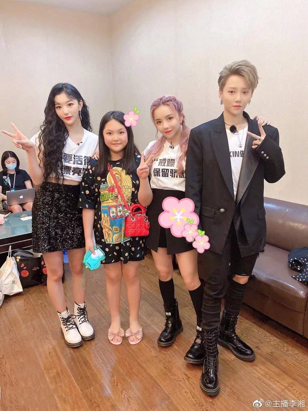 王诗龄|李湘离婚后首晒女儿！王诗龄开心大笑不受影响，大脸蛋子真随李湘