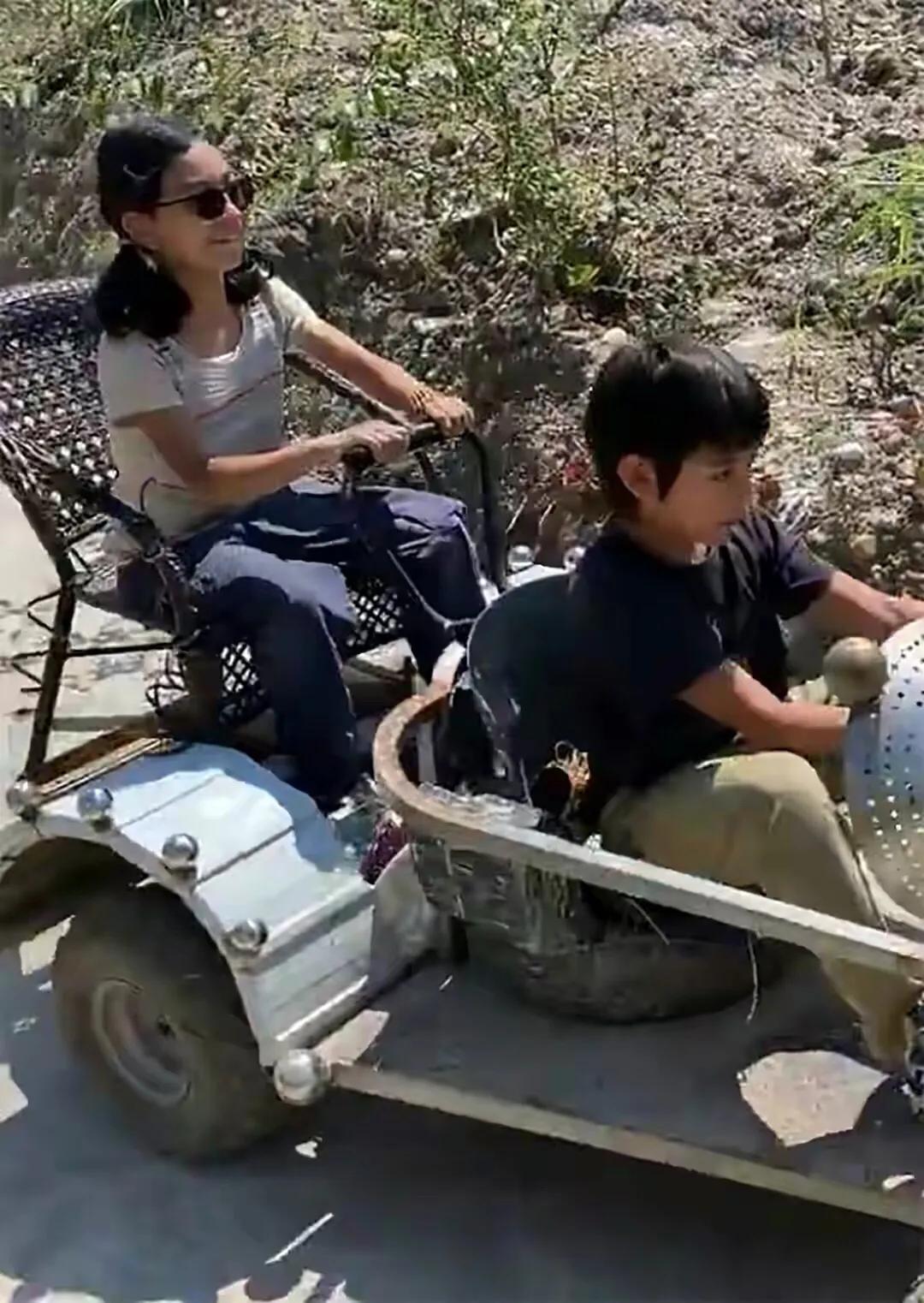 刘烨|刘烨和老婆罕见机场合体，十指紧扣超恩爱，安娜望夫眼爱意藏不住