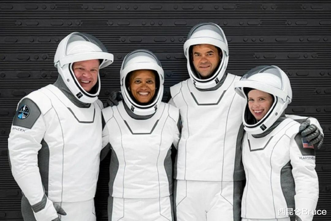 航天 你有心动吗？Space X送4名平民进太空，其中一人是抽奖拿到的名额
