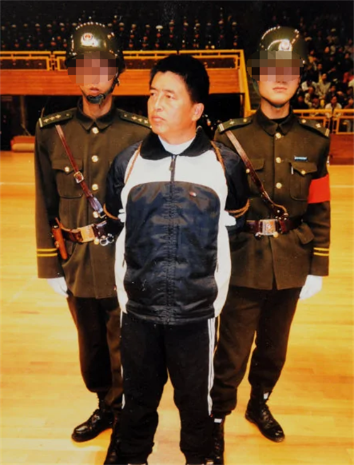 “云南食人魔”杨天勇:3年作案20余起,还将被害者放油锅烹煮