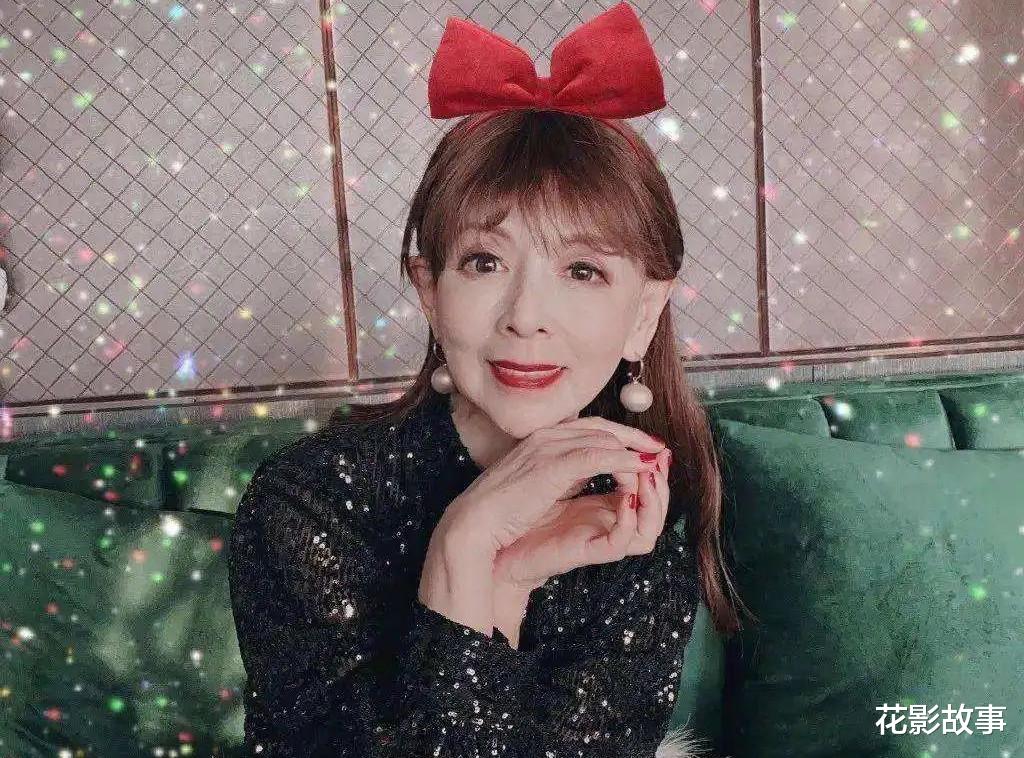花影故事|80岁网红奶奶活成“少女”，粉丝千万：爱自己的女人，会发光