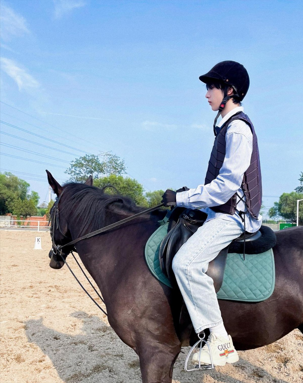 Lady变美日记 潮男时尚穿搭能有多简约，05后爱豆刘耀文的穿搭，值得学习