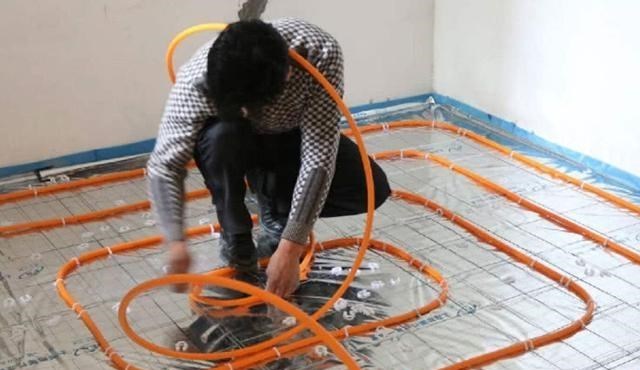 越来越多人扒掉地暖,宁愿装暖气片?用过的说出4点,的确很闹心