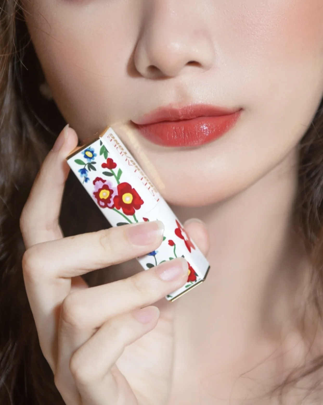 口红|小个子别涂“大红唇”！老气还显矮，试试这几只，把优点放大！