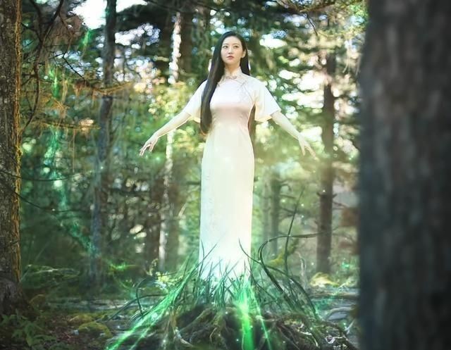 景甜|景甜和张继科分手后尺度也放开了，穿紧身毛衣“奶肌”太晃眼