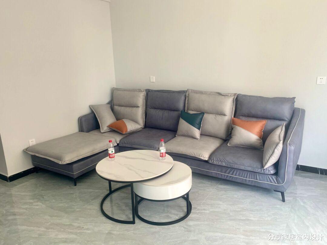 新房终于布置家具,效果很满意,尤其是全屋定制的柜子,美观实用