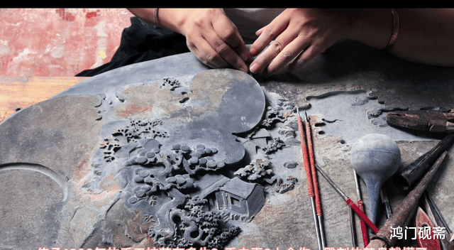 雕刻|坚持雕刻23年,一块石头能用刀刻成江南水乡,这个手艺值得传承吗
