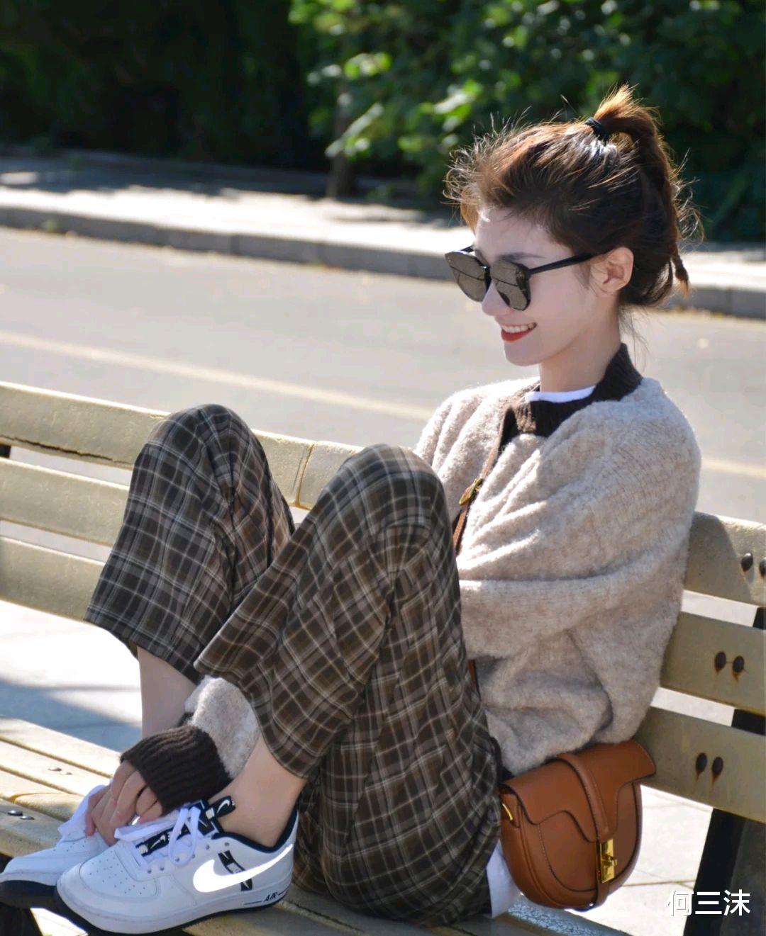 何三沫 不要只会穿上一身黑过冬,可以尝试别的颜色,增添活力与温暖