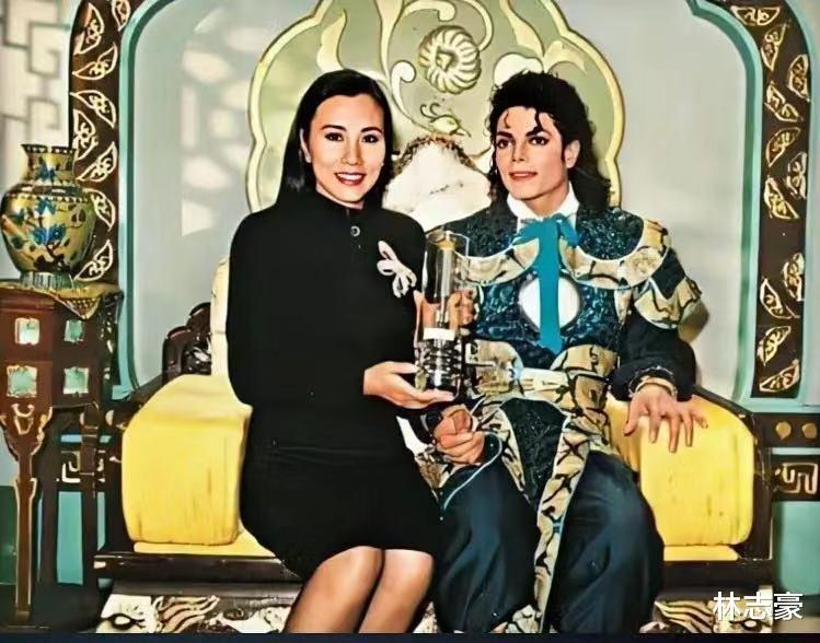 御赐小仵作|惊艳了时光！居然有这么多明星和迈克尔·杰克逊合过影？图9是刘德华