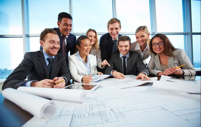 培训机构|为了维护同事关系,每月请同事吃一次饭,结果主管选举没人选他