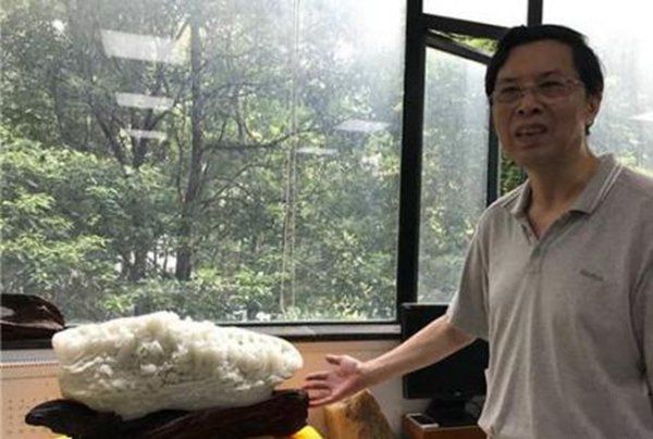 雕刻|价值5亿的和田玉，其上雕刻了26位灵动仙女，是国宝还是骗局？