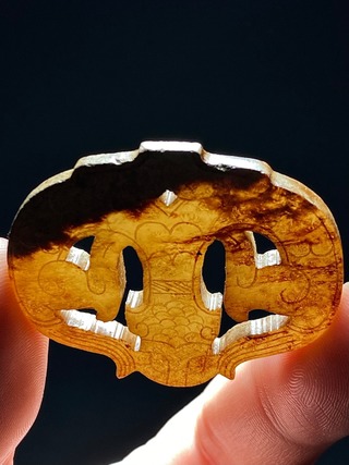 和田玉籽料|战国 和田玉籽料 游丝毛雕 螭龙纹 玉珮