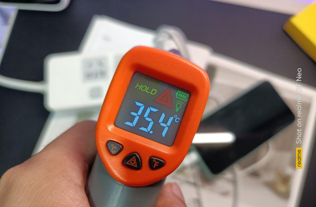 童书小窝|Aohi Magcube 20W充电器测评：小巧精致，iPhone12专属定制