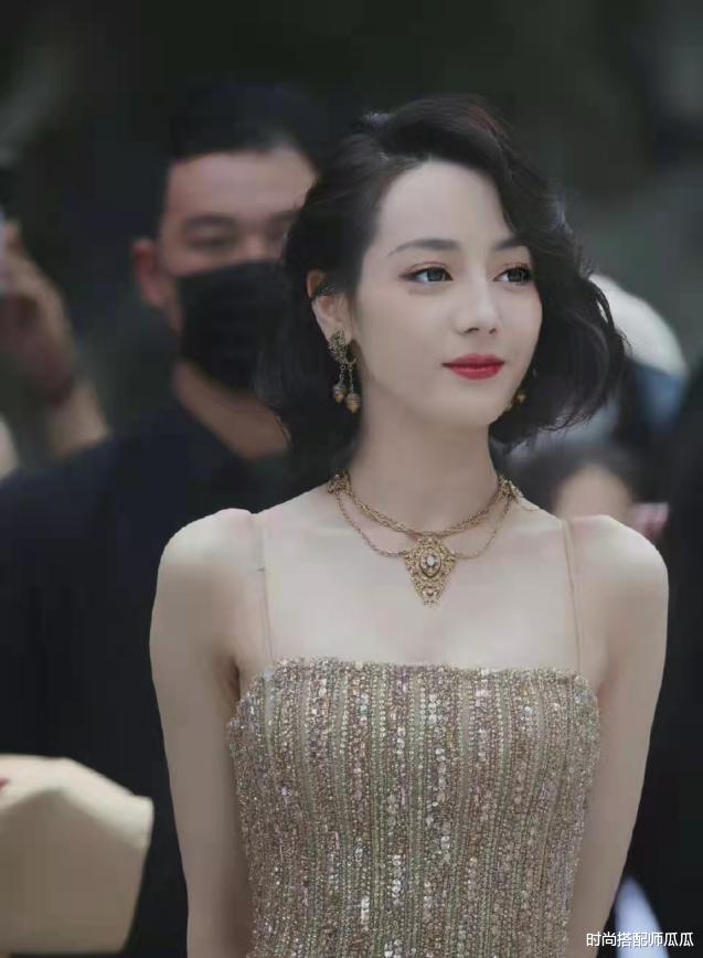 短发 ?“长期化妆”和“长期素颜”，5年后皮肤有什么区别？差距真明显