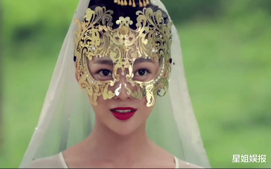 金·卡戴珊|和周冬雨娜扎是同学，出道9年不火的她，在《扫黑风暴》演的思思好美