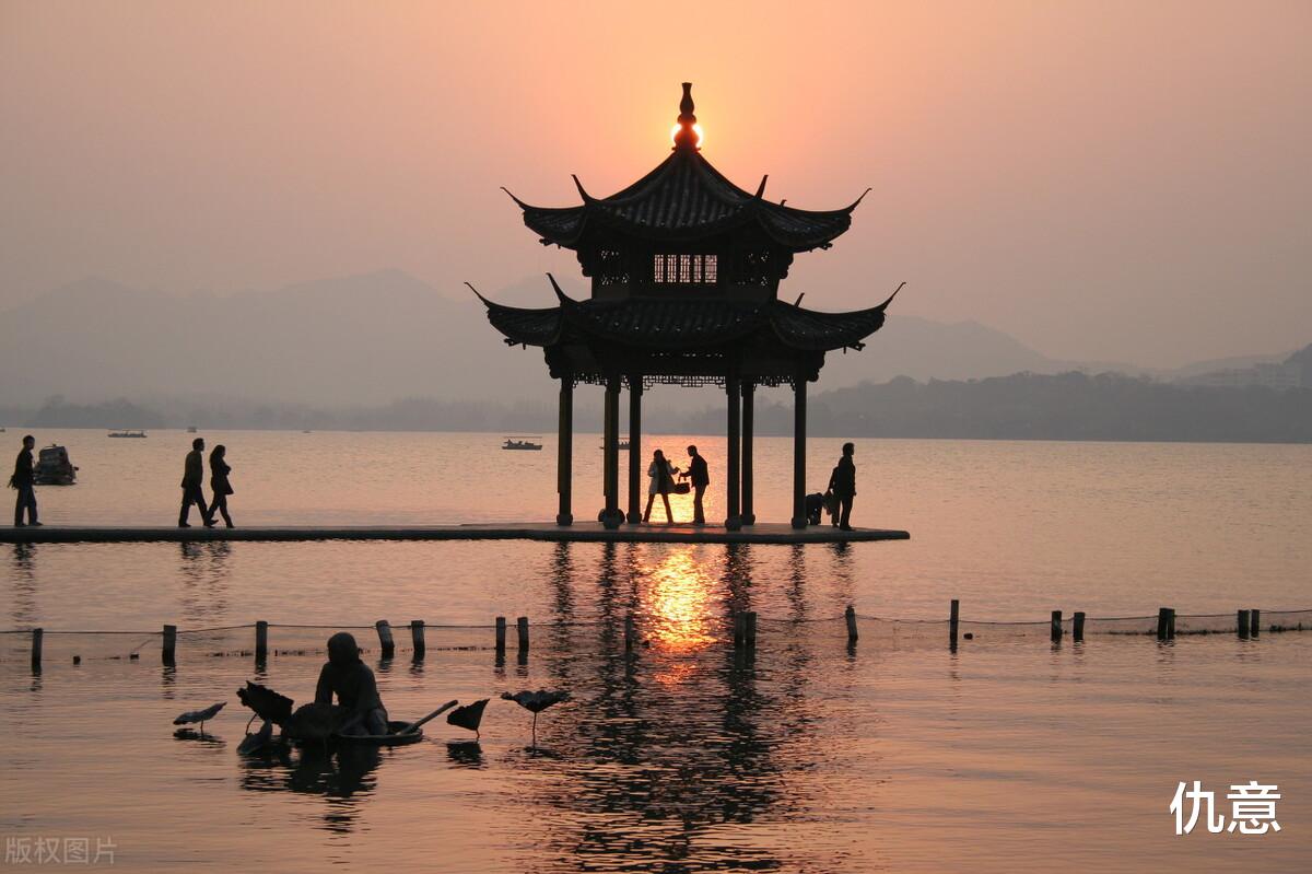 仇意|大学生情迷女主播冒充帅哥约其开房，因貌丑被拒强行发生关系被判