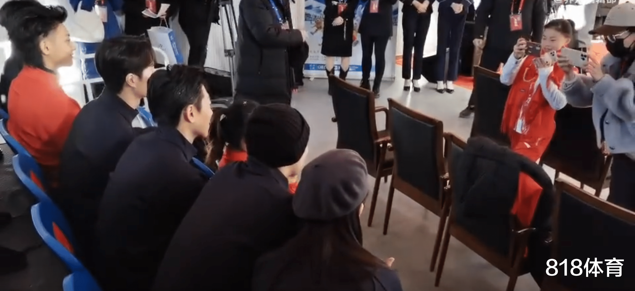 宋祖德|双向奔赴! 杨倩管晨辰追星王一博朱亚文, 杨倩鞠躬致谢一博两度回礼