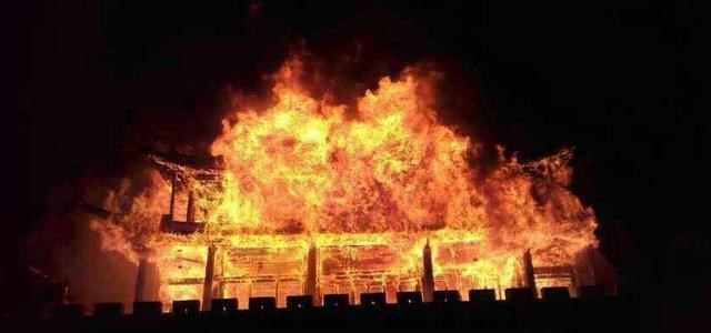 中年女同学自救指南 陕西“幸运”开发商，一场大火帮他省了600万，同行：羡慕