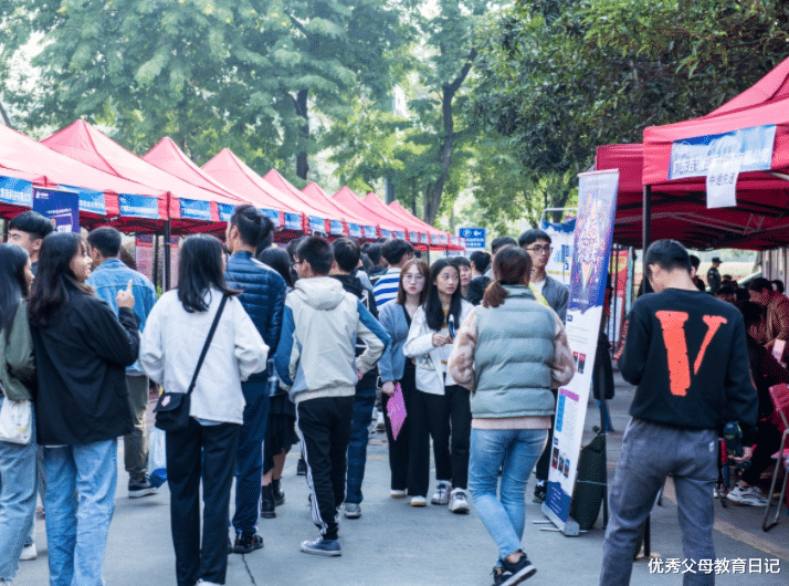大学生|校招中也有“套路”，大学生提前了解顺利避开，才能找一份好工作