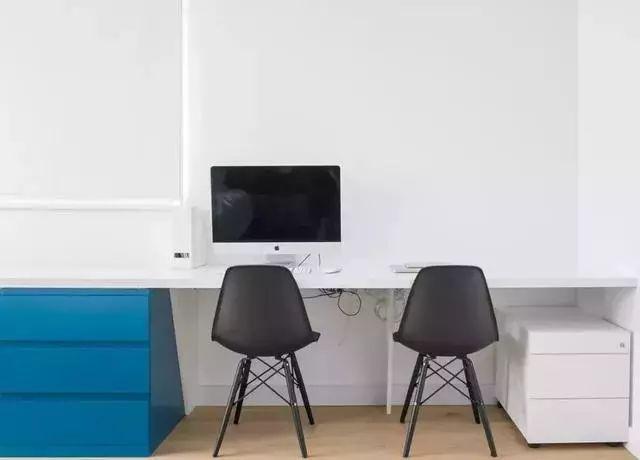 越来越多人不再装独立书房了,新兴的定制“角落书房”成为新宠