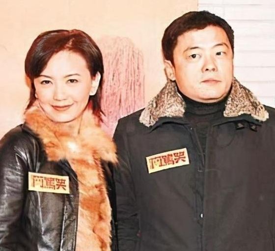 央视|与梁朝伟同居6年分手，独自将儿子抚养长大，如今儿子成她的骄傲