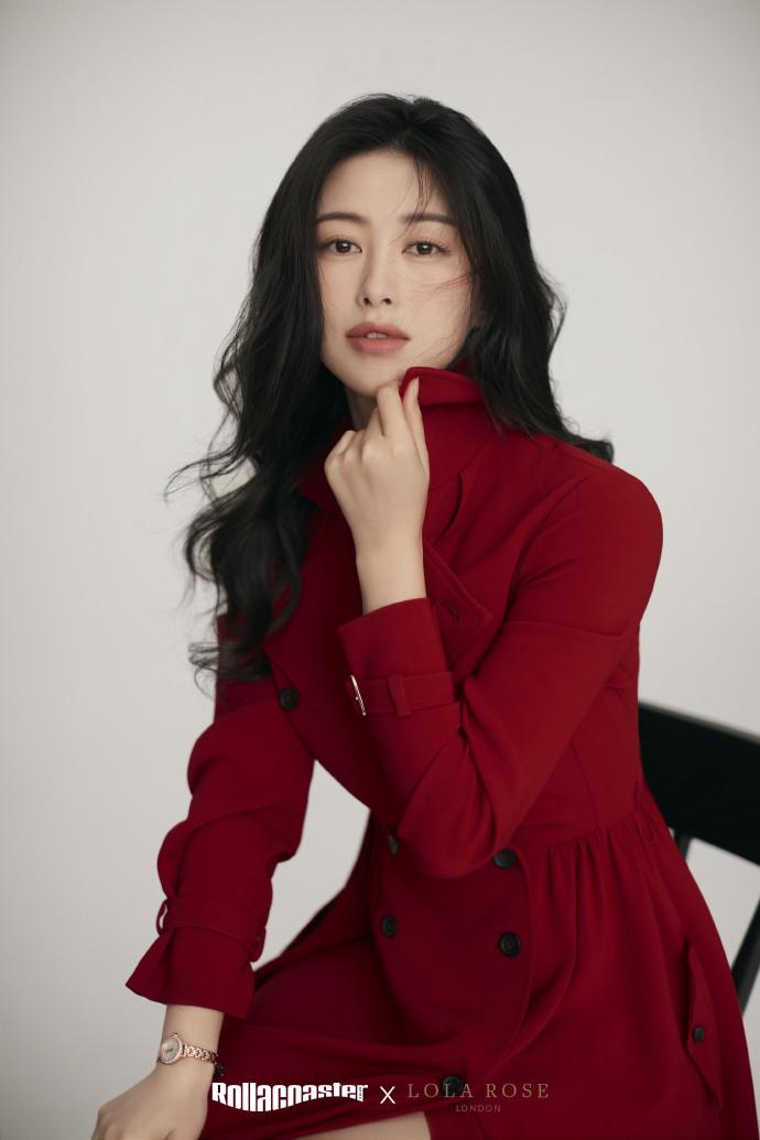 朱珠|朱珠婚后首晒孕肚写真承认怀孕，挺孕肚走红毯，颜值能打气质在线