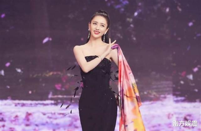 佟丽娅|佟丽娅素颜被拍，38岁真实状态全曝光