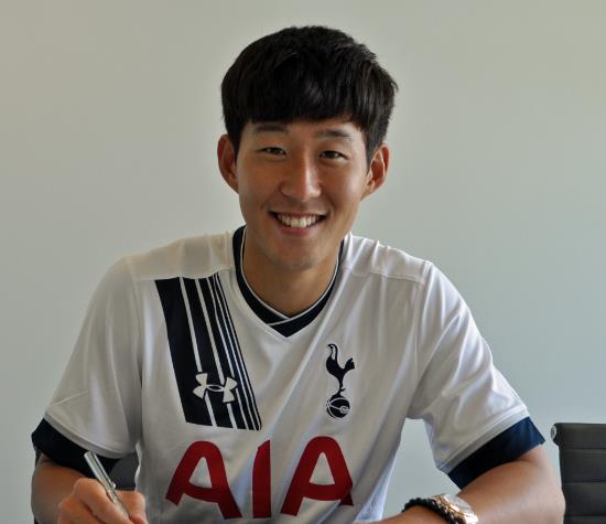 金智秀|金智秀孙兴慜传恋情，同一航班又戴情侣首饰，孙爸爸同意吗？