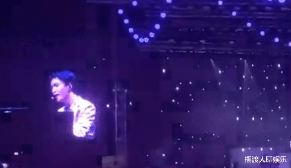 张艺兴|张艺兴大湾区演唱会现场曝光，身披柠檬绿外套，活力四射台上喊麦