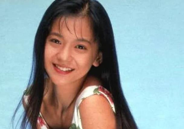 法拉利|47岁女星爱子如命！因生儿子暴肥48斤，孩子2岁就给买百万法拉利