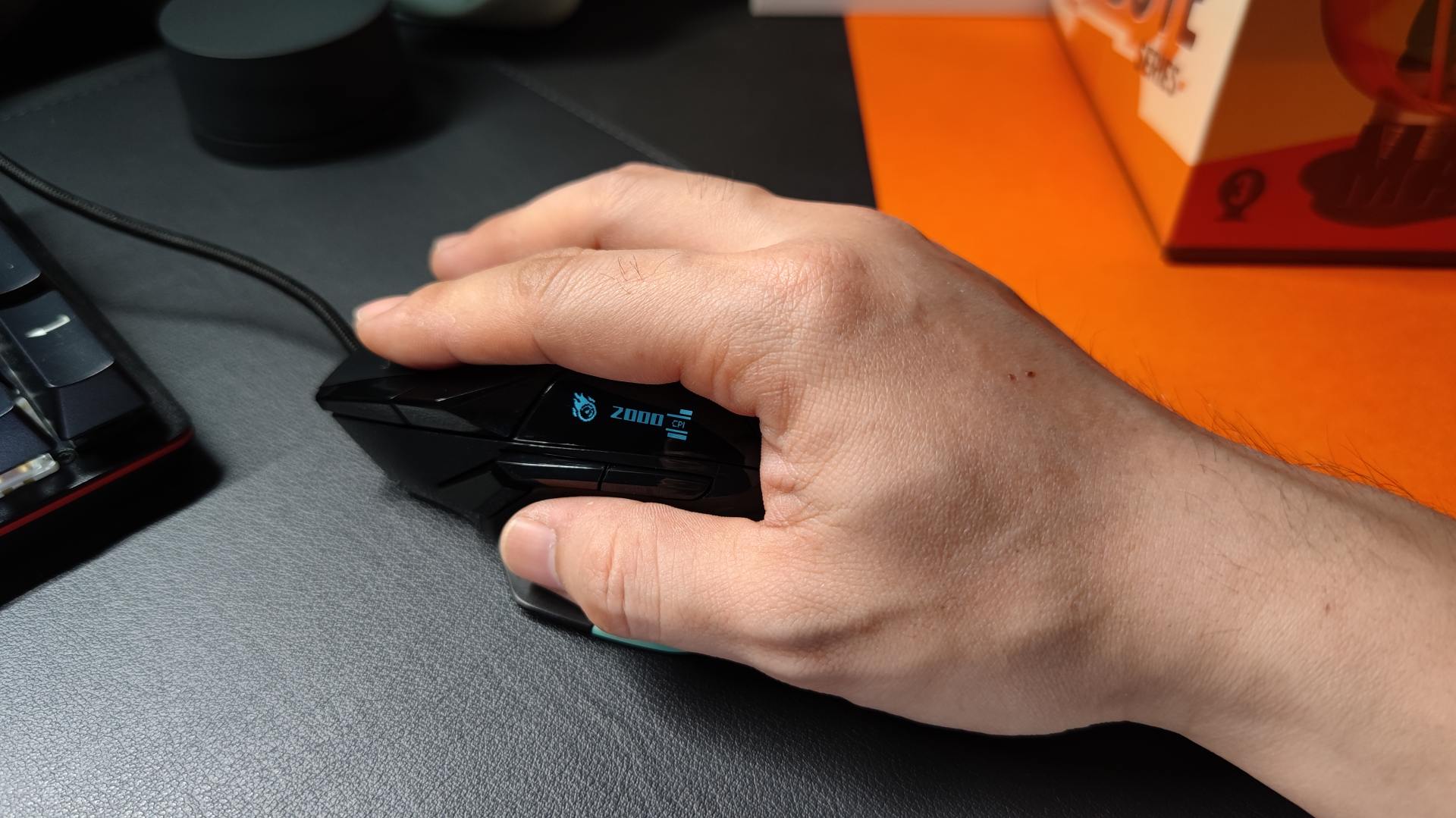 游戏鼠标|还记得这款高端旗舰 雷柏VT900游戏鼠标吗?