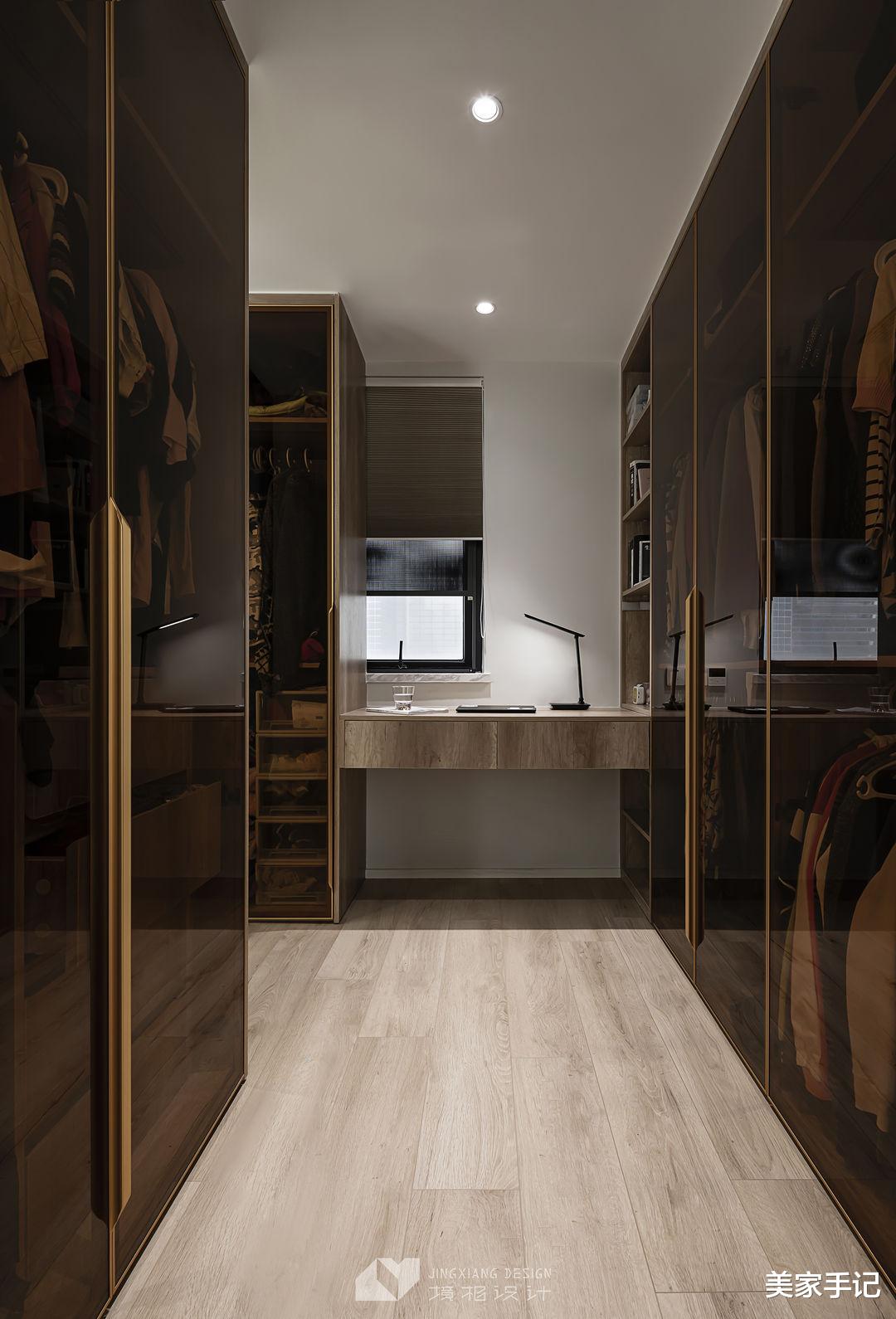 深圳夫妻136㎡的家,仅凭一个客厅就圈粉无数,不要电视墙太香了!