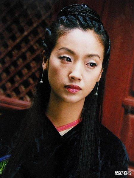 周冬雨|这7位女星“单眼皮”太美了，秀气中透着温柔，一颦一笑尽是妖娆