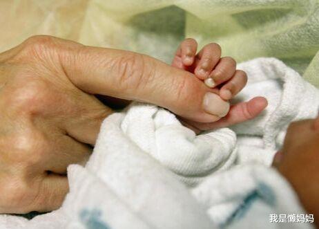 我是懒妈妈|新生儿出生后的这些第一次，你是否都一一见证了？