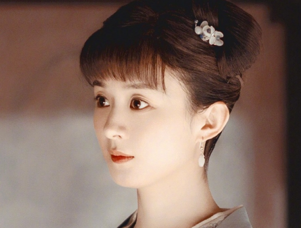 赵丽颖|赵丽颖之前的闺蜜，竟在直播时透露她的隐私，怪不得现在不火