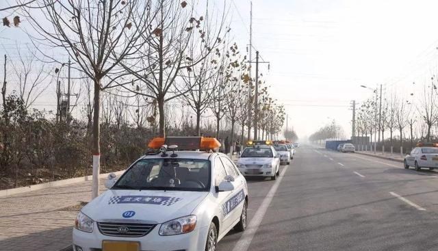 千帆落叶 我们的驾照能用多久?可能很多车主都不知道,不同驾照有不同要求