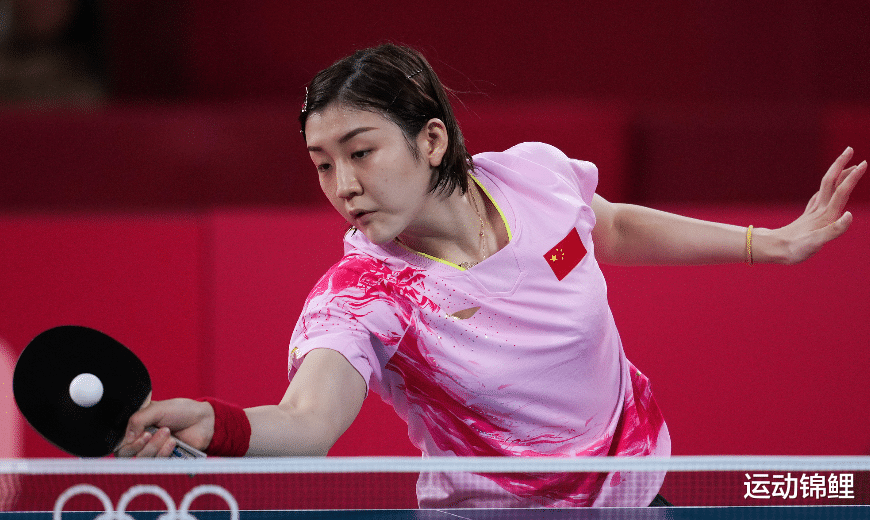 黑寡妇|陈梦14年努力终圆梦，表哥黄晓明发文庆祝，陈梦回应：回去聚聚