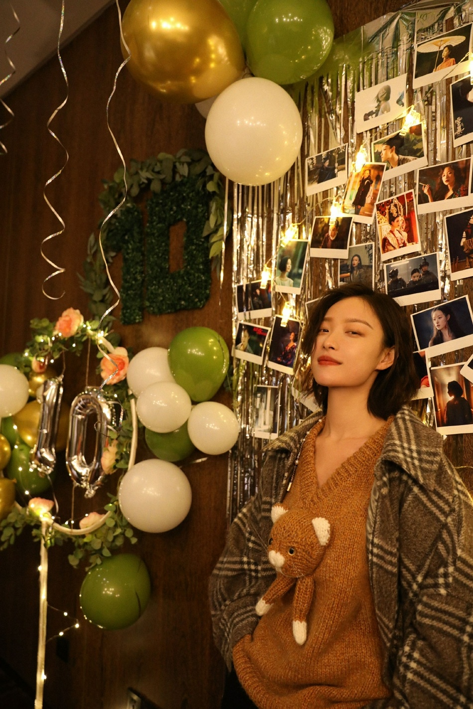 倪妮|倪妮氛围感写真曝光 暖心笑容俏皮可爱