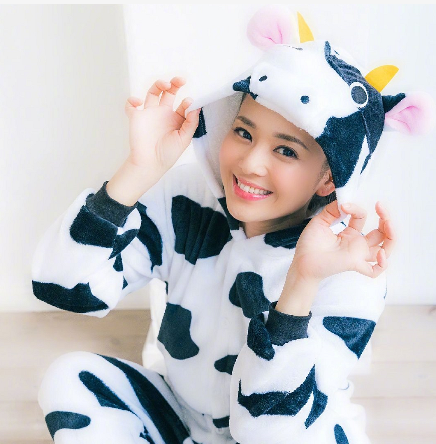 吴昕|38岁苍井空网上晒娃，穿奶牛服迎新年，评论区却难以入目