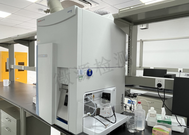 看着像瓷不是瓷，这种密胺材质餐具使用有讲究！