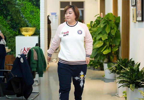 贾玲|贾玲成票房最高女导演，家里装修却很简约，看到餐厅减肥真的很难