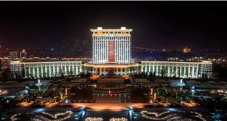 长脖子爸比说|从荒原戈壁到幸福宜居城市，绿化率高经济不差，位于新疆适合养老